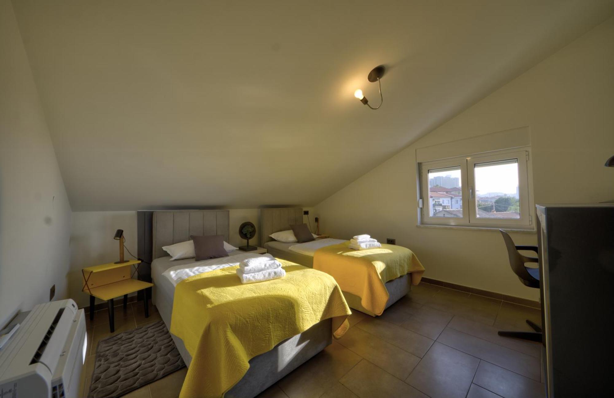 Penthouse Belvedere City View With Private Parking ริเยกา ภายนอก รูปภาพ