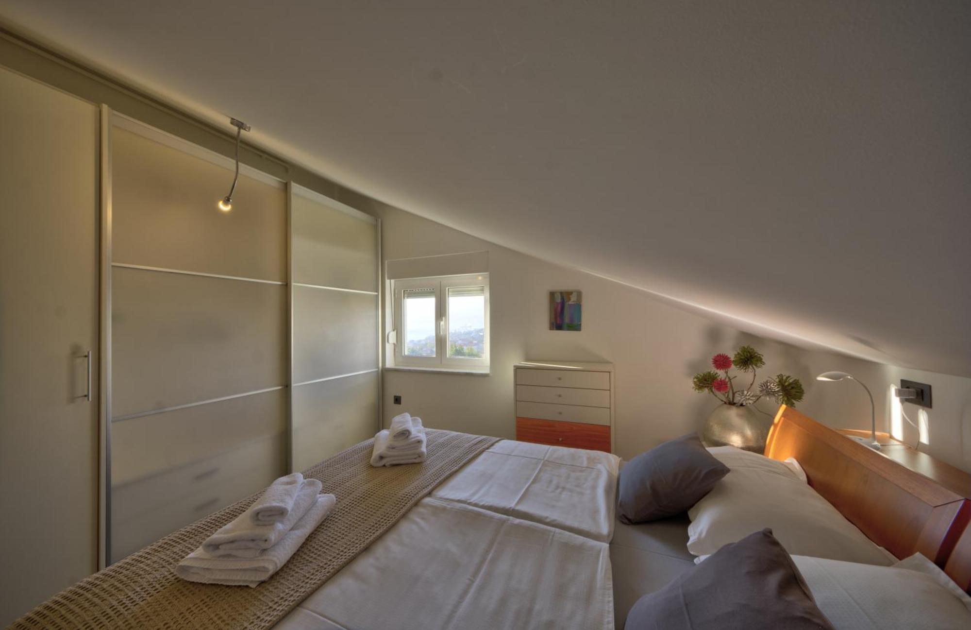 Penthouse Belvedere City View With Private Parking ริเยกา ภายนอก รูปภาพ